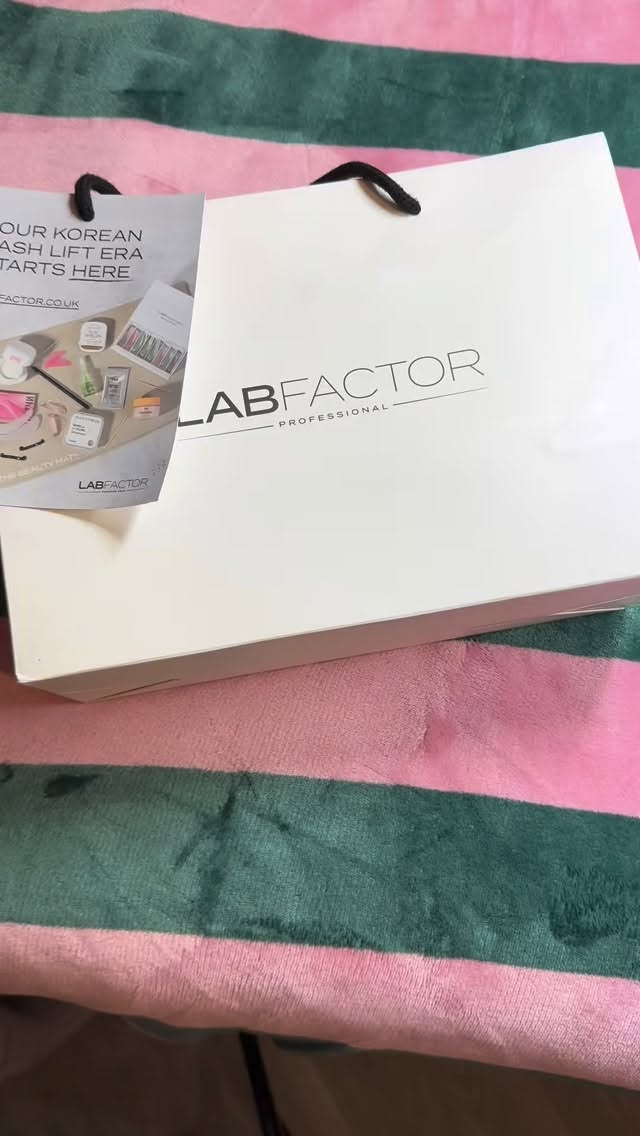 That all important question after you’ve attended an event… What was in the GOODY BAG?!
Did you notice a theme with the products? Comment below what treatment you think this goody bag had prepared us all for 😏
Be nosey and have a peep at all of the amazing products we received when attending the @labfactorpro Uplift & Upskill event in Birmingham.
Hosted by the fabulous @labfactor.louise with guest speakers @stephthebeautymama and @doralou.studio taking front and centre stage sharing all of their industry knowledge.
Thank you @labfactorpro for hosting us and can’t wait for the next one 💕
#upliftandupskill #masterclass #koreanlashlift #labfactor beautyevent beautynorthampton