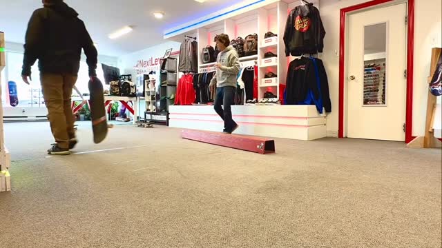 It’s cold outside today but we skated in the shop so it wasn’t so bad 😃
@nextlevel_skateboards