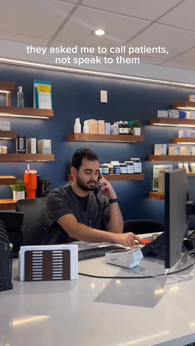 A little front desk humour – but every call is part of a warm welcome📞✨ From the first hello to your time in the clinic, we're here to make every visit feel easy and personal.
#optometryhumor #lynnvalleyoptometry #northvancouver #officehumor