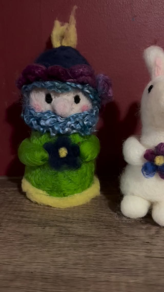 Today’s weather was a perfect day to finish mock ups for upcoming beginner felting classes.
These are for people with no or little experience and will run around two hours. Unfortunately though I love my garden gnome he is a little bit to complicated for a beginner class and takes longer than two hours. But how cute is that bunny?
#feltingclass #supportlocal #fiberart