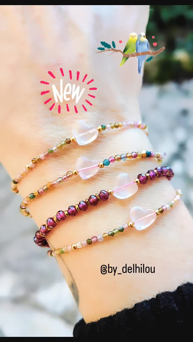 Chaque bracelet est une intention.
Le quartz rose ouvre le cœur ❤️
La tourmaline protège et ancre ✨
Le gold filled apporte lumière et élévation🪷.
Créés à la main dans mon atelier près de Montpellier,
inspirés par 8 années de vie en Inde 🇮🇳🛺
Ces bijoux portent une énergie, un souffle, une présence.
By Delhilou 🌈
#bijouxfaitmain #quartzrose # tourmaline #inspirationinde #bydelhilou #bijouxspirituels