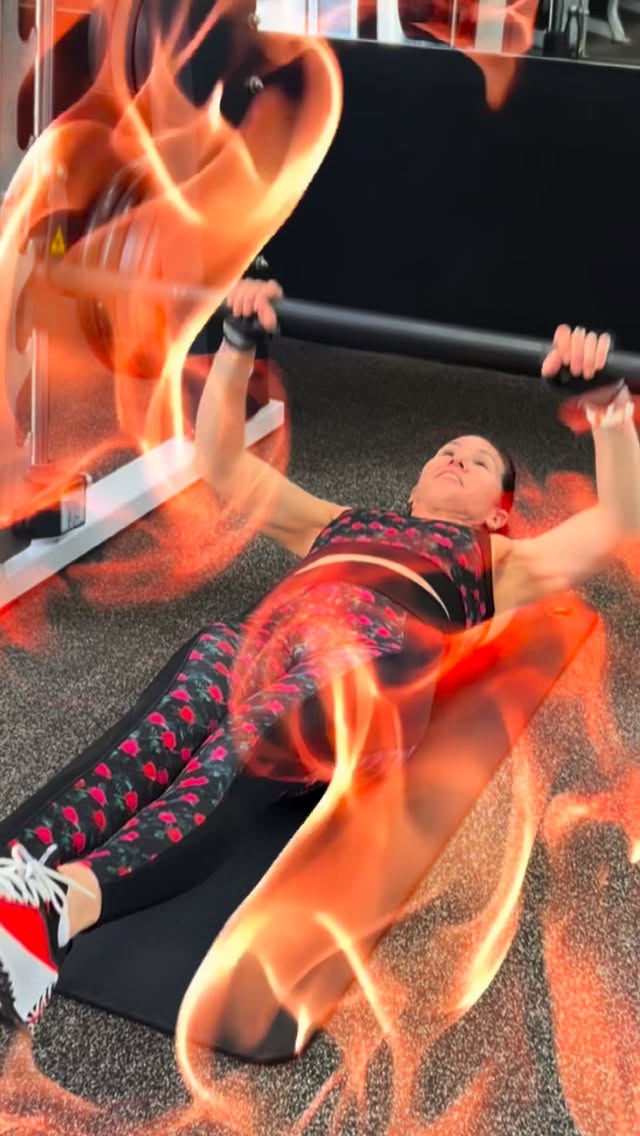 gotta melt all this snow!!!!
#smithmachine #Vsitup #chestpress