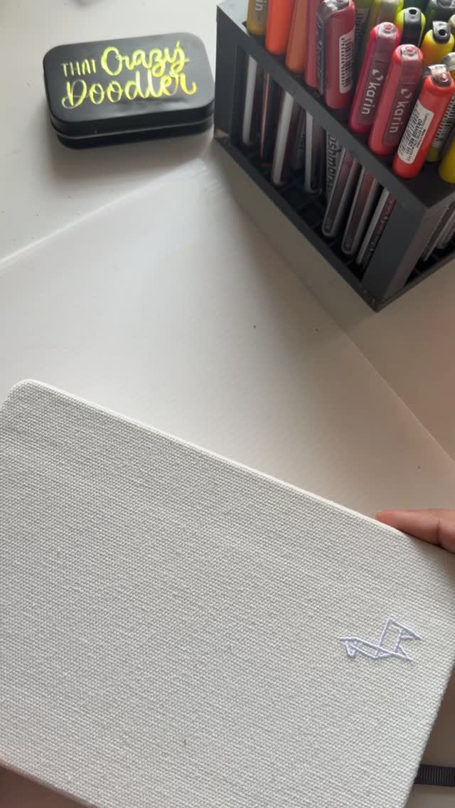 Some pretty valentine watercolor spread - I was a little unsure about starting the lovey dovey stuff already but my amazing artist friends gave me the much needed sign🤣❤️ All white on the outside here with a snow storm but my sketchbook is turning all shades of pink and red✨ Wishing you a warm and cozy day ahead❤️
.
.
.
.
.
.
#watercolor #watercolorpractice #sketchbook #patterndesign #happyart