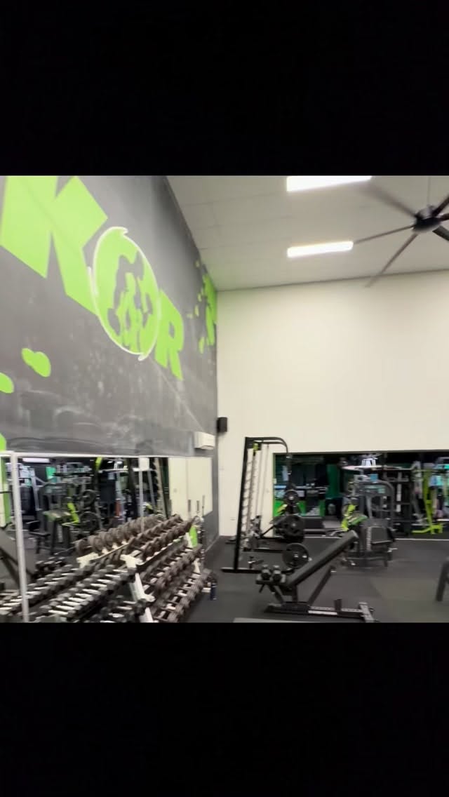 Rare aesthetic: you joined our gym & not only do you feel amazing, you get the best value for money 💚 #korfitness