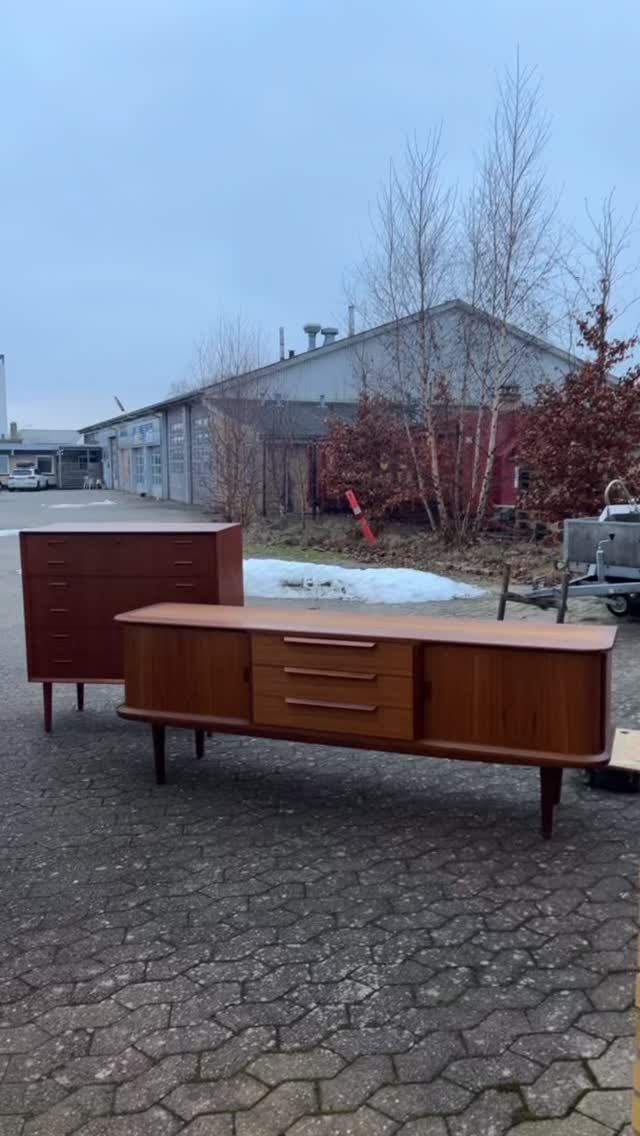 Pleins de nouveautés danoises disponibles bientôt!
#mobilier #mobiliervintage #danishfurniture #mobilierscandinave #teakfurniture
