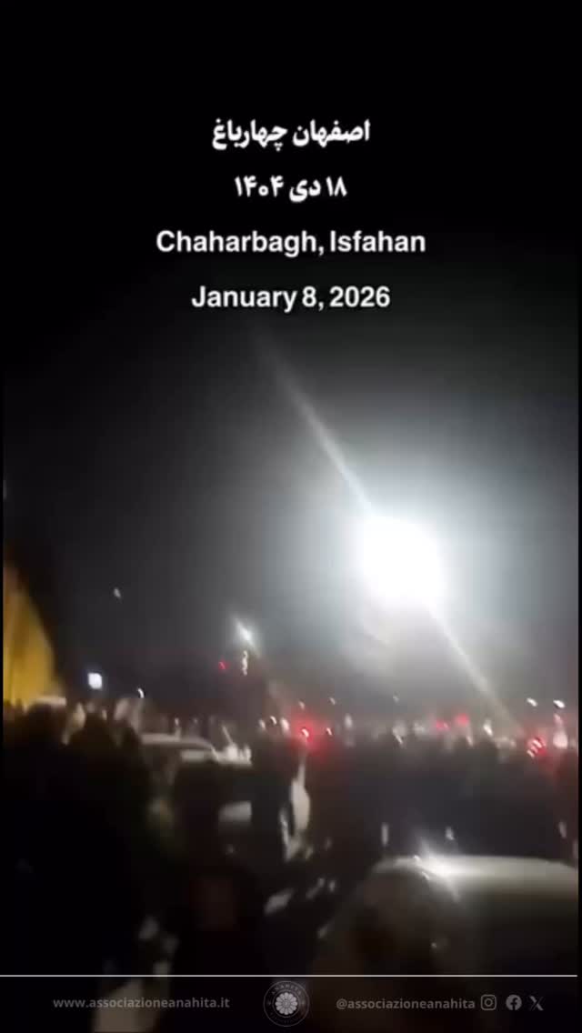 Il popolo iraniano chiama lo Shah, perché nella sua memoria storica sa che solo con lui può attraversare questa oscurità e arrivare alla luce.
#rivoluzioneiran2026