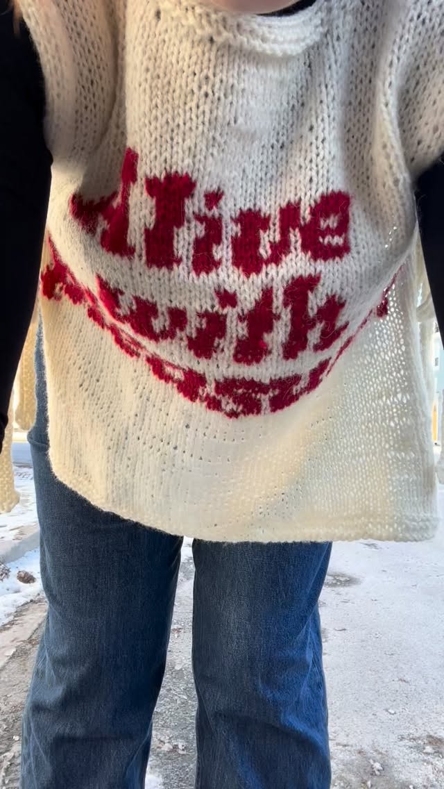 CALL CLOSED THANK YOU!
The Alive with pleasure! Vest is a simple pinafore vest design with bow ties on either side. It has garter stitch detailing and features an intarsia design inspired by a 1970 Newport Cigarette ad campaign. The front is worked from bottom up while the back is picked up from front shoulder seams and worked top down.
SIZES: 1 (2) 3 (4) 5 (6)
CHEST MEASUREMENT: 32 (36) 40 (44) 50 (56) inches / 81 (91) 101.5 (112) 127 (142) cm
testing period: 4 weeks (1st Feb - 1st Mar)
difficulty: advanced beginner
you can find more information and apply using the link in my bio!!
#NdMAlivewithVest #testknit #testknitting #testknitcall