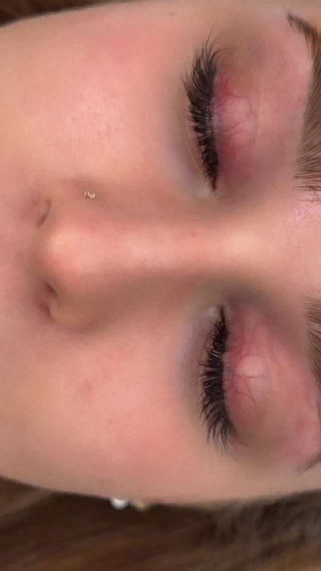 YUMI Lash Lift 3.0 – Why it’s a game changer
✨ New Version 3.0
• Faster
• More comfortable
• More effective
⏱️ Faster application
Refined protocol = less time on the bed, better results
🤍 Gentle & comfortable
Innovative glue-free protocol
Designed with lash health at the core
🌱 Clean, conscious formulas
• Vegan
• Made in France
• Silicone-free
• Alcohol-free
🧪 Reformulated for performance
High-efficacy products tested & perfected over 2 years in YUMI’s French lab
🔥 Results that WOW
Natural lift + curl
Long-lasting results up to 12 weeks
⸻
Key Active Ingredients (lash-loving benefits)
🌿 Aloe Vera – coats & densifies the lash fiber
💪 Panthenol (Vitamin B5) – strengthens & reduces breakage
🌾 Wheat Protein – reinforces lashes & adds silkiness
💧 Glycerin – deep hydration & moisture
𝘔𝘺 𝘉𝘦𝘢𝘶𝘵𝘪𝘲𝘶𝘦
📧info@mybeautiqueinc.com
☎️416 399 6388
🖥️www.mybeautiqueinc.com
#yumi #yumilashlift #yumilashes #woodbridgelashes #woodbridge