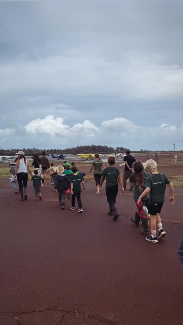 As we were starting class, all of our phones went off at once — flash flood advisory for Central Maui 🌧️⚠️
But that didn’t stop 25 keiki and 8 adults from showing up with excitement and curiosity for The Little Yellow Plane adventure!
✨ Note: Not a single drop of rain fell during class, and thanks to our preparedness (and solid rain gear), everyone stayed safe and comfortable.
@thelittleyellowplane adventures truly prevailed!
We explored the police helicopter, climbed into the fire department helicopter, learned so many fun facts, and of course… pressed all the buttons 🚁🚨
Then we made our way to Ms. Tessa’s magical Little Yellow Plane ✨✈️
She shared stories of flying to deliver food, rescue animals, and support island communities across Hawaiʻi through her nonprofit. Her work has helped so many families statewide, and it was an honor for our keiki to witness what service, courage, and community leadership look like in real life.
Each year, these experiences somehow get better and better, and we already can’t wait for our next adventure.
💛 Mahalo Reminder:
As a nonprofit ourselves, we love supporting other mission-driven organizations. Donations to @thelittleyellowplane directly benefit the island communities Ms. Tessa serves, and we encourage anyone who feels inspired to give back.
Grateful for strong community, prepared hearts, and magical learning moments in the sky and on the ground 🌈✈️
#ponooutdoorprogram #freedomtolearn #keikifirst #thewondersyouwillsee #handsonlearning #adventuretime #windwardaviation #helicoptersarecool #cessnas