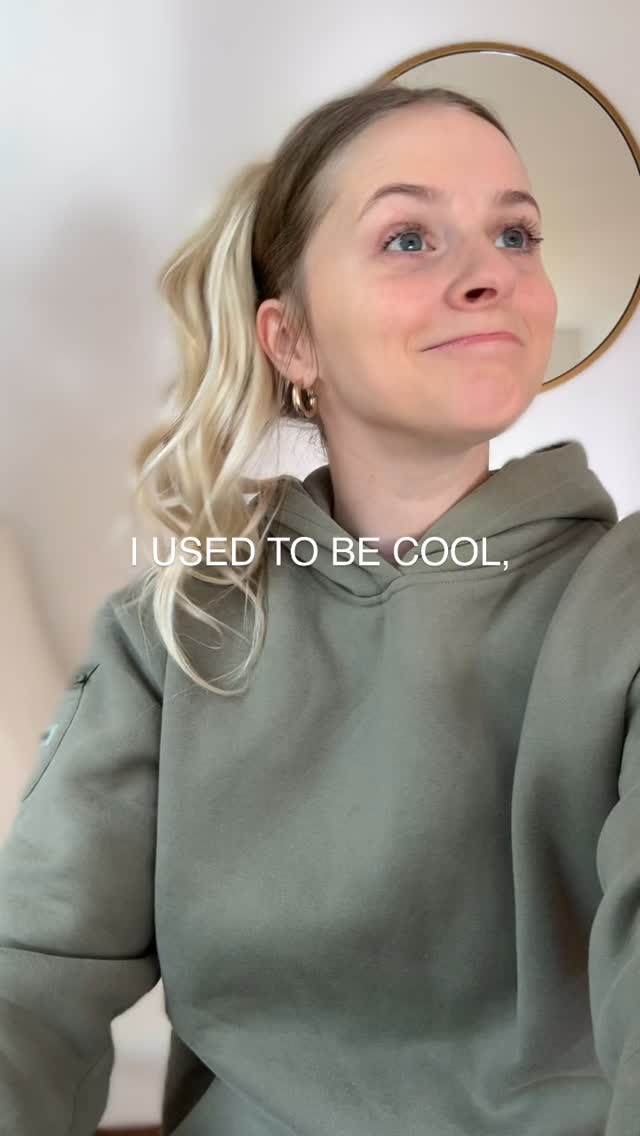 When I lead with science and truth, these have to come out of my mouth!
Now I’m just, a different type of cool 🤓
Follow @dorian_marie_hair for science-backed hair and scalp tips!
👉 Comment “SCIENCE” for my free download “Science of Haircare” which dives into haircare products, ingredients, hair damage and more!
#hairscience #haircaretips #hairexpert