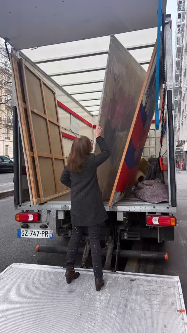 ✨Dans les coulisses du montage d’une exposition pour une soirée d’entreprise.
🙏 à mon équipe, transporteur et régisseurs.
🙏 📸 @annagoodtimes
@geraldinegoldwaser à demain 🥰
#micheledestarac
#collectionstephaniepeyrissac
#artexhibitions #artcollectors #purchaseart
