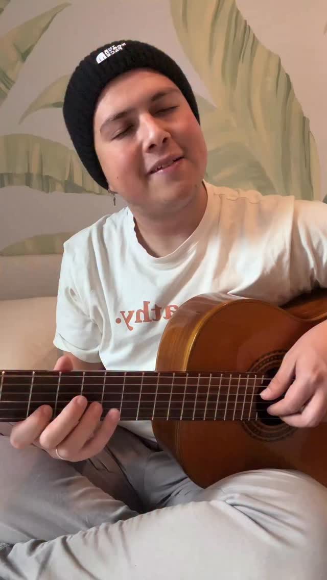 La última canción - Víctor Yturbe (El pirulí)
Lo prometido es deuda, más boleros para ustedes… ❤️
—————————————
As I promised, more boleros for you guys.
#bolero #bolerolovers❤️ #boleros #musicaromantica #takamine