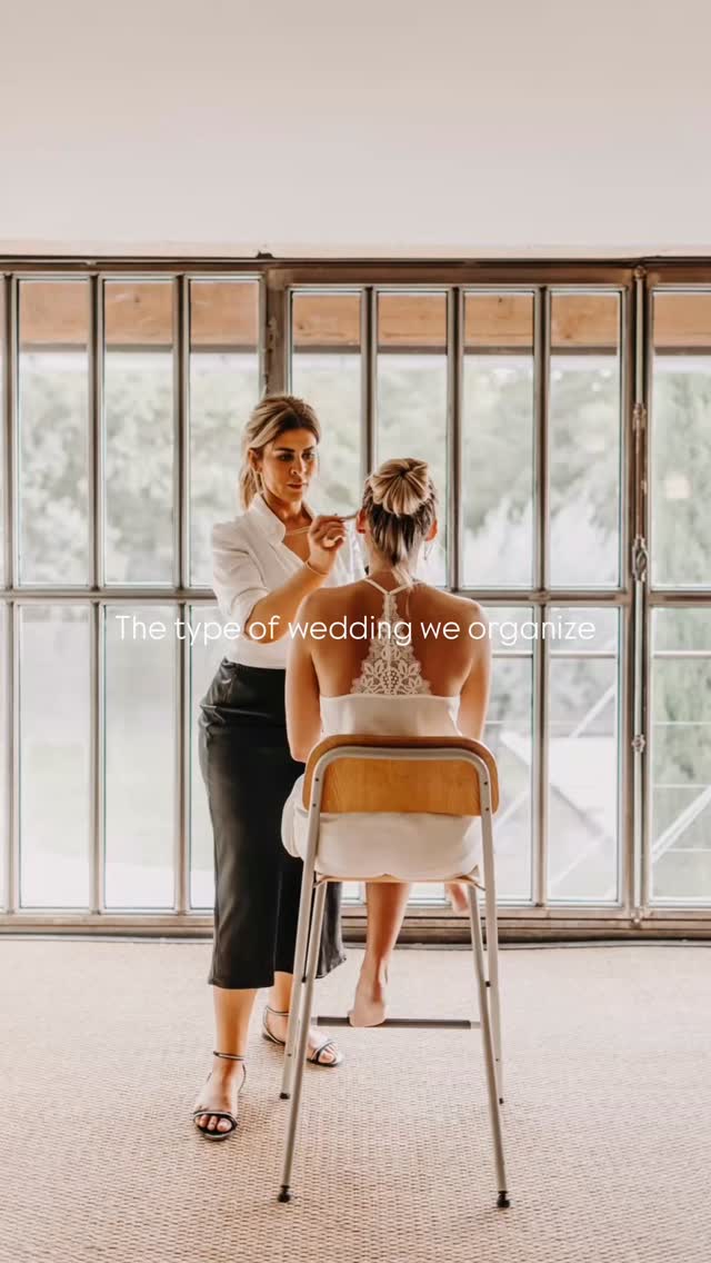 Pauline and Clément at @lesdomainesdepatras, a wedding you still love and we love showing you! ✨
@meryl.suissa @francois.lescieux @lilaswood.floral @maison_options @cottonbirdfr @soniablille @teksim.hair.stories @traiteurbrunet @nuitblanchedj @garconschics @rimearodaky @be_lounge_officiel @yorisphotographer @rimearodaky
Wedding planner, mariage en Provence, décoration de mariage, inspiration mariage, wedding planner Paris, robe de mariée, wedding inspiration, wedding dress
