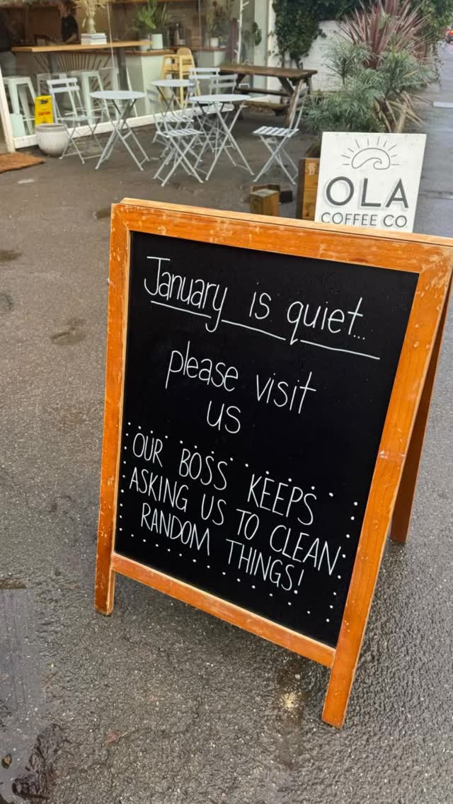 We swear the plant does not need cleaning….😂
Please come distract us!
#coffee #localbusiness #local #twyford #comedy