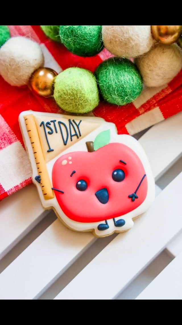 Backpacks packed, shoes on the right feet (hopefully 😅)