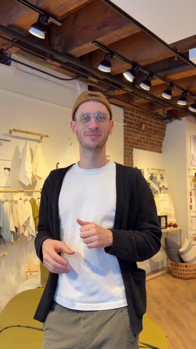 SERIES: Understanding Materials ✨🎙️✨
EPISODE 2, Part 1 (because I talk too much!)
Let’s chat about linen and why natural materials are best for bedding.
Don’t fall for the “innovation gimmick.”
-
#smallbusiness #interiordesign #sustainablehome #linen #bedding