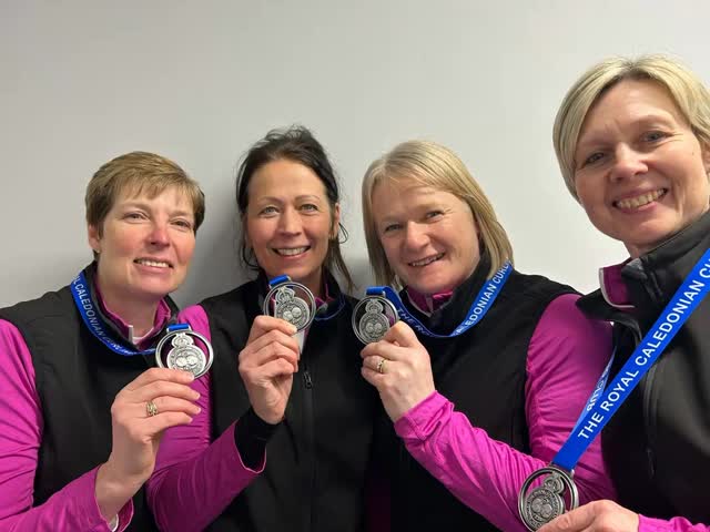 Border curler Ann Redpath won a 🥈silver medal at the Scottish Senior Championships playing as part of Margaret Agnew’s team. The final was a close affair but Jackie Lockhart triumphed again.🥌
