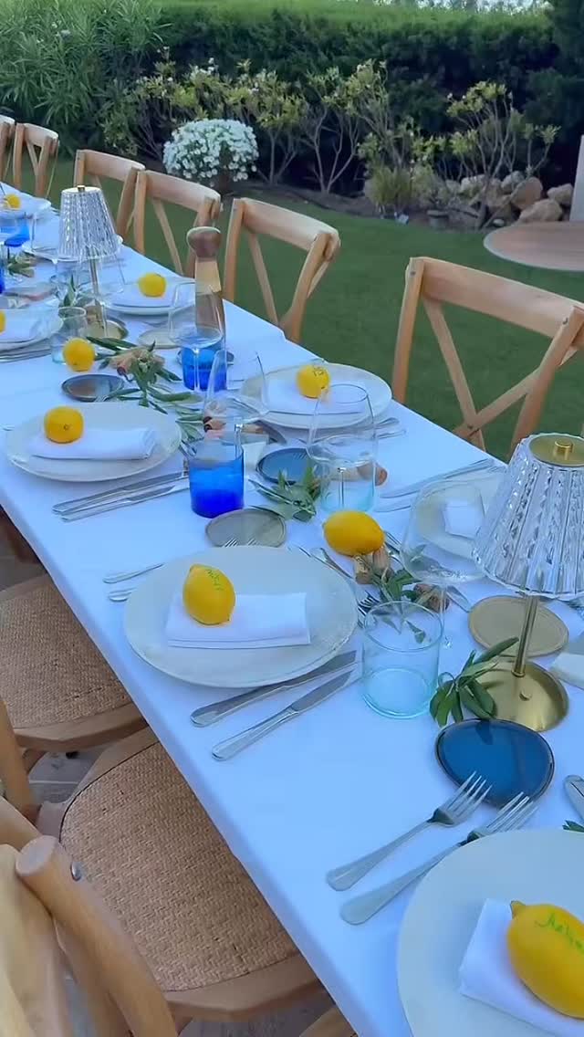 Tu veux la même ambiance pour ton anniversaire ? DM 💌 🎂 ✨
#sainttropez #golfedesainttropez #cotedazur #frenchriviera #anniversaire #birthdaydinner #dinerprive #tablee #artderecevoir #decodetable #traiteur #traiteurevenementiel #catering #cateringservice #chefadomicile #privatechef #experienceculinaire #eventdesign #surmesure #byjoytraiteur