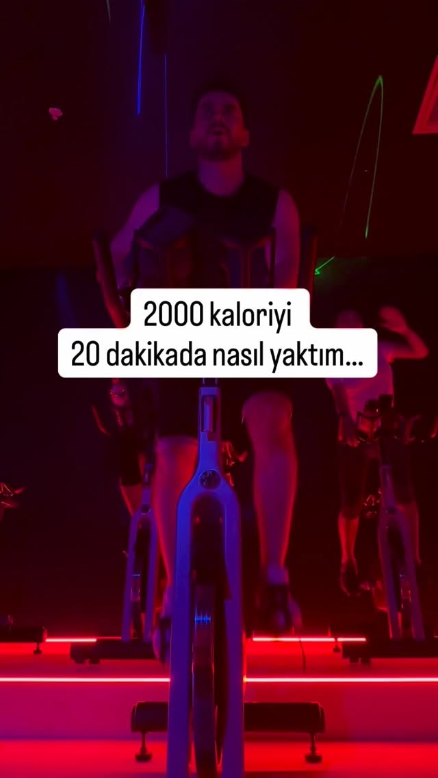 😎2000 kaloriyi 20 dakikada nasıl yaktığımı açıklıyorum❗️
.
.
.
#başakşehir #akımreels #tulipahealthclub