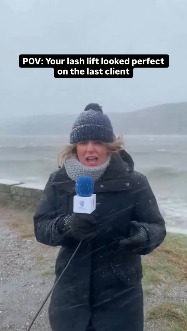 If lash lifts were just “follow the steps”…
they’d all turn out the same ❌
They don’t.
I’ve watched this reel 10 times and I’m still in stitches 🤣 had to remix it.
The days of using a Dolly shield size S on every client?
Long gone ⏳
Now we:
🧪 Know our products (TGA vs Cysteamine)
🔬 Understand the science behind lash lifting
👀 Analyse lash growth + eye shape
🎯 Pick shield shapes with purpose
⏱️ Check lashes are ready
🎨 Customise gentle tint
📝 Give aftercare based on their goals
Every lash lift is different ✨
Because not all eyes are the same.
That’s why lash lifts need a framework, not guesswork 🧠
I offer:
🤍 1:1 beginner lash lift training
🚀 1:1 Lash lift masterclass for techs staying fully up to date
If you want to learn how to think through lash lifts instead of copying steps, you’re in the right place 🥰
👉 Follow @lashandbrowworkshop for more
#lashlifttraining #lashtecheducation #lashliftmasterclass #browandlashartist #beautybizeducation