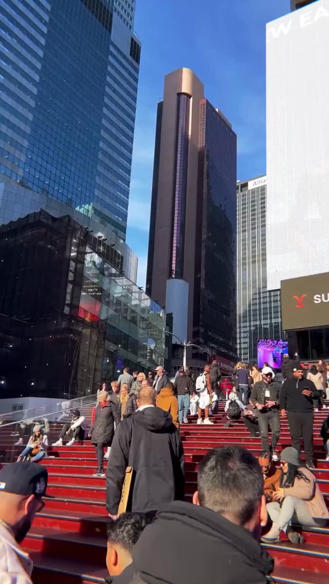 More than a fragrance.
It’s how you want to be remembered.
#SweetYears #Perfume