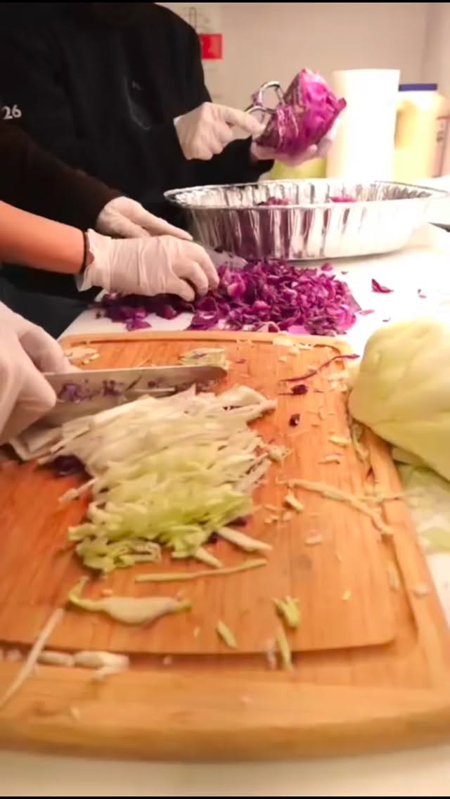 Acts of kindness multiply when we serve together. 🤍
MSSWR, alongside Ramadan Giving and the Wijhah Initiative, prepared over 180 hot meals and distributed 180 warmth and care kits to unhoused neighbours in the Waterloo Region.
Our volunteers personally visited tents to deliver food, warmth, and compassion - reminding everyone that they are not forgotten.
May every act of service be rewarded.
@ramadan.giving @wijhah.initiative
#communitysupport #waterlooregion #muslimsocialservices #strongertogether