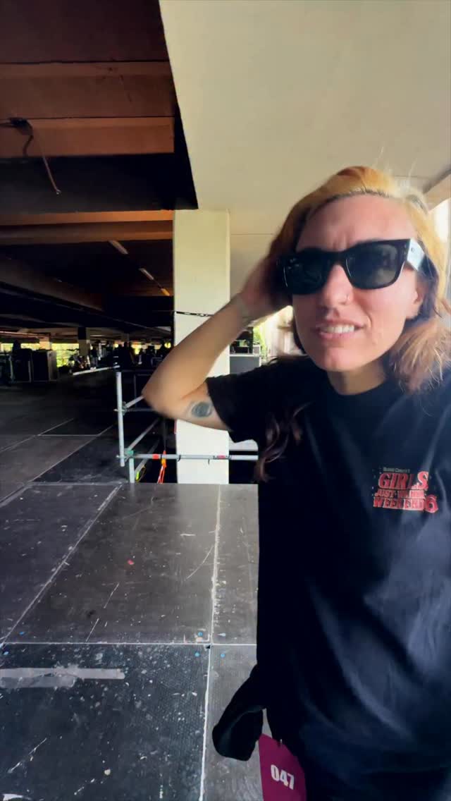 Sometimes I really need an attitude check. #girlsjustwannaweekend #videodirector #blessed
🎥: @alexnolanmusic