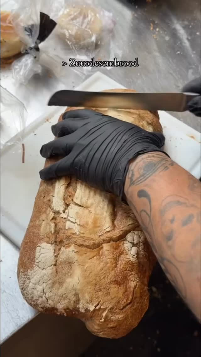 Heb jij onze Philly Cheese Steak al geproefd? 🥩🧀
If not… you’re missing out. #phillycheesesteak #cheeselover #foodcravings #lunchvibes #maincharacterenergy