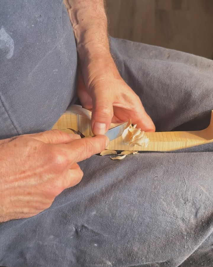 In the hands of an artist, a simple block of wood transforms into a masterpiece of music. 🎻✨ #ViolinMaking #Craftsmanship #violinmaker #scroll #handmade #whatsonyourworkbench