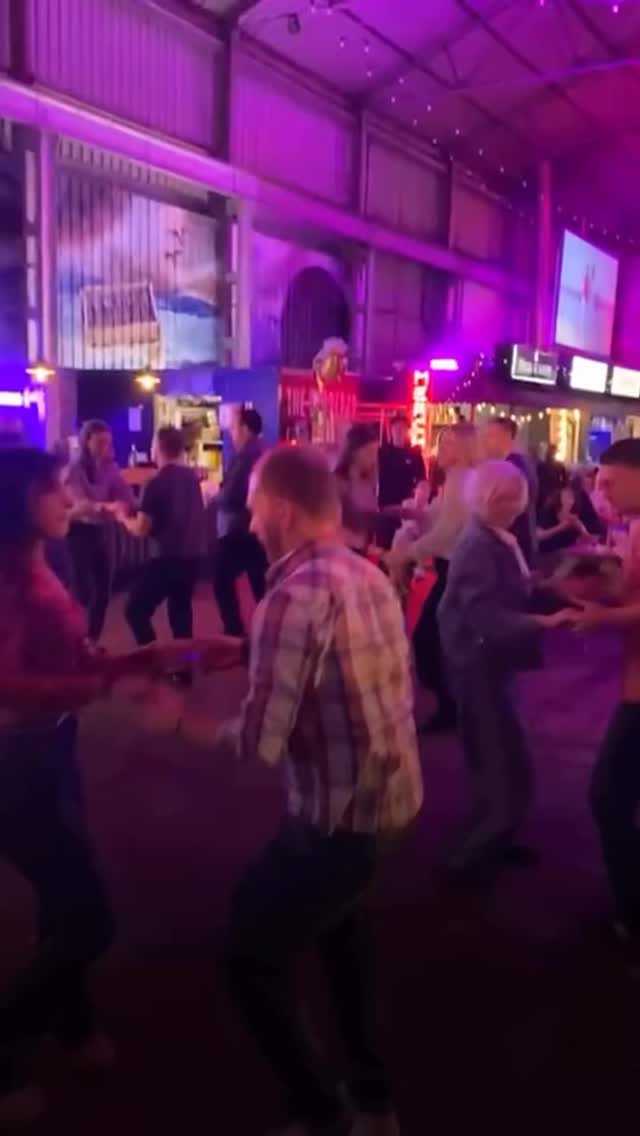 Chilled out , family and pet friendly social with Academia de Salsa from 7.30pm until 10.45pm the last Saturday of the month . Free taster class at 7.45pm . Tickets : https://dockyardsocial.com/products/saturday-31st-january-2026?variant=56620394873215. PROMO : ADSGLASGOW #glasgowevents #glasgowlife #salsaglasgow #danceglasgow