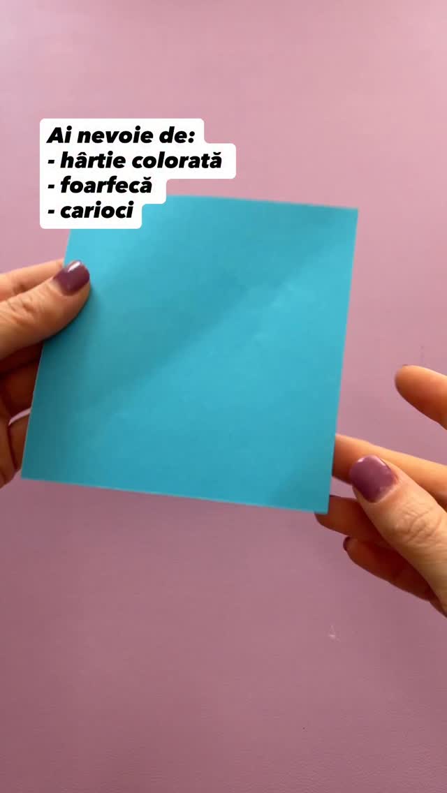 ☀️ A ieșit un pic soarele și acum numai la primăvară mi-e gândul.
Așa că vă propun o activitate mai primăvăratică 😅
🦋 Fluturași din hârtie colorată, perfecți pentru joacă, decor sau povești inventate pe loc.
Se realizează ușor, cu materiale la îndemână, iar copiii se vor bucura să îi decoreze exact așa cum își imaginează ei fluturii din natură.
✂️ Ce exersăm prin această activitate:
– motricitatea fină (decupare, îndoire)
– creativitatea și simțul estetic
– atenția și răbdarea
– discuții despre primăvară, insecte și culori
💡 Pot fi folosiți apoi în jocuri de rol, lipiți pe perete sau transformați în decor pentru fereastră.
#gradinitaonline #activitaticopii #activitatipentrucopii #activitiesforkids #kidsactivities