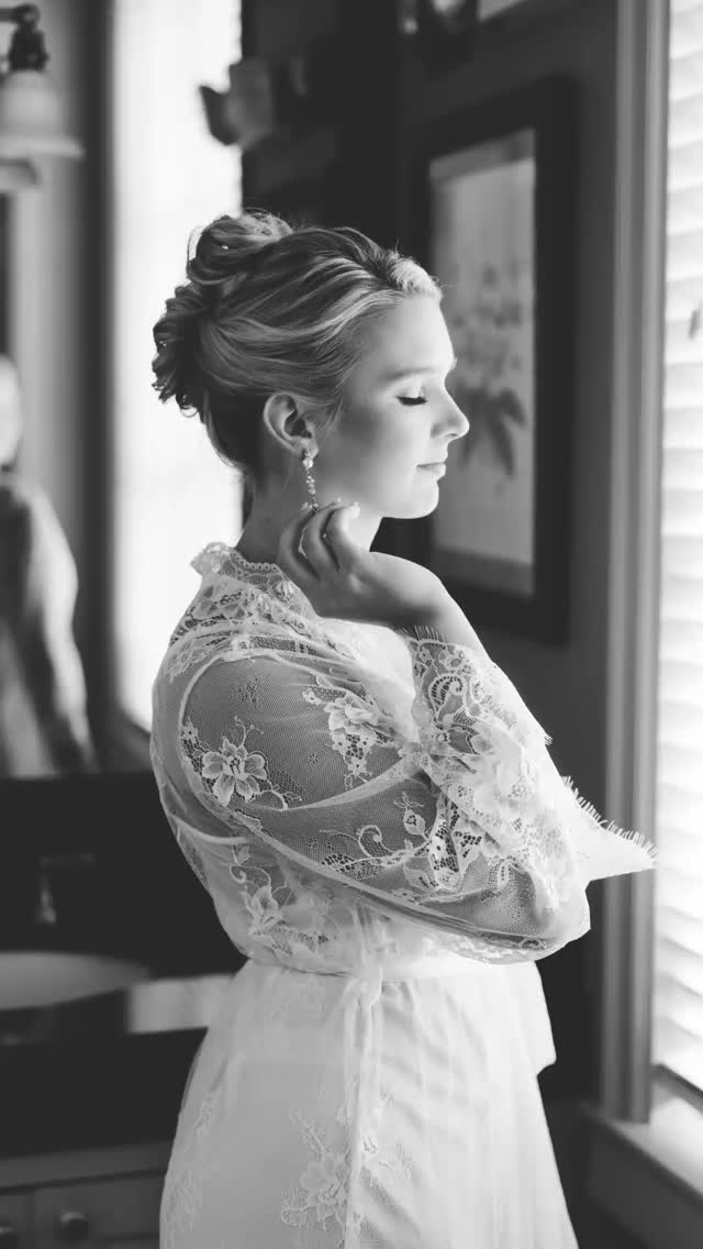 You only get this day once.
And it moves faster than you can imagine.
Wedding planning isn’t about “more stuff.” It’s about protecting your presence—so you’re fully in the moments that matter:
✨ the deep breath before you walk down the aisle
✨ the way your people look at you
✨ the first look, the first kiss as Mr and Mrs, the first dance
✨ the tiny in-between moments you don’t want to miss
When a professional is holding the timeline, vendors, and decisions— you’re free to simply be there.
Because the day will fly by.
You deserve to actually feel it.
@weddingsbyep - Planner
@theledgesclub - Venue
@nationwidecoveragemusic - Band
@darlenehallartist - Live Artist
@kcphotogram - Photographer
@difpbhamweddings - Videography
@333designs - Florals
@rentalallneedz - Rentals
@bystudio210 - HMU
@bellasbridal
@tomjamesclothing
@menswearhouse
#weddingplanning #alabamaweddingplanner #2026weddingtrends #2027weddingtrends #alabamaweddings