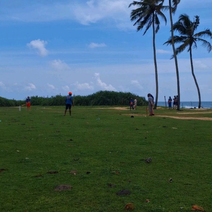 After 14 incredible nights at Lion's Rest, the Wednesday Knights from yorkshire wrapped up their stay with a fun farewell cricket match! Great memories, friendly competition, and plenty of smiles. Until next time, Knights! 🦁🏖️
@weds_knights_sri_lanka_24 @englandsbarmyarmy
#LionsRest #FarewellMatch #CricketFun #UnforgettableStay"