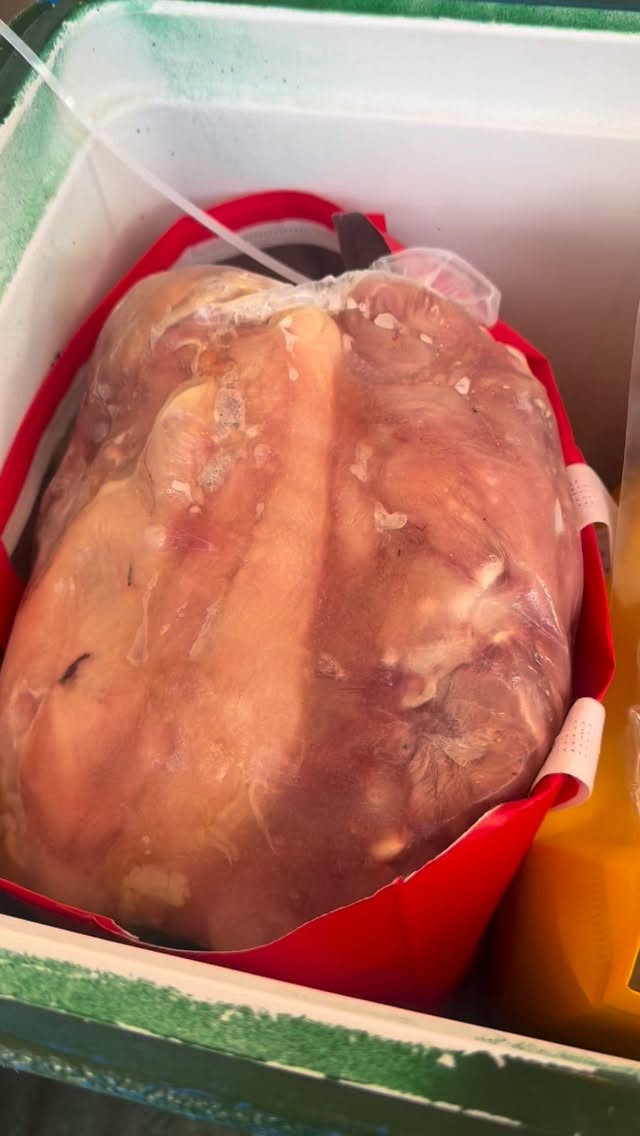 It’s a beautiful day for a market stock up on all the essentials before the winter weather truly hits! Come see us @gffarmersmarket & @saratogafarmersmarket
#winterweather❄️ #eatlocal #farmersmarkets