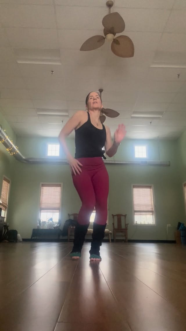 Snow ❄️ day vibes.
Music: “La Cancion” by J Balvin and Bad Bunny
#dance #dancechallenge #danceteacher #dancer #contemporarydance