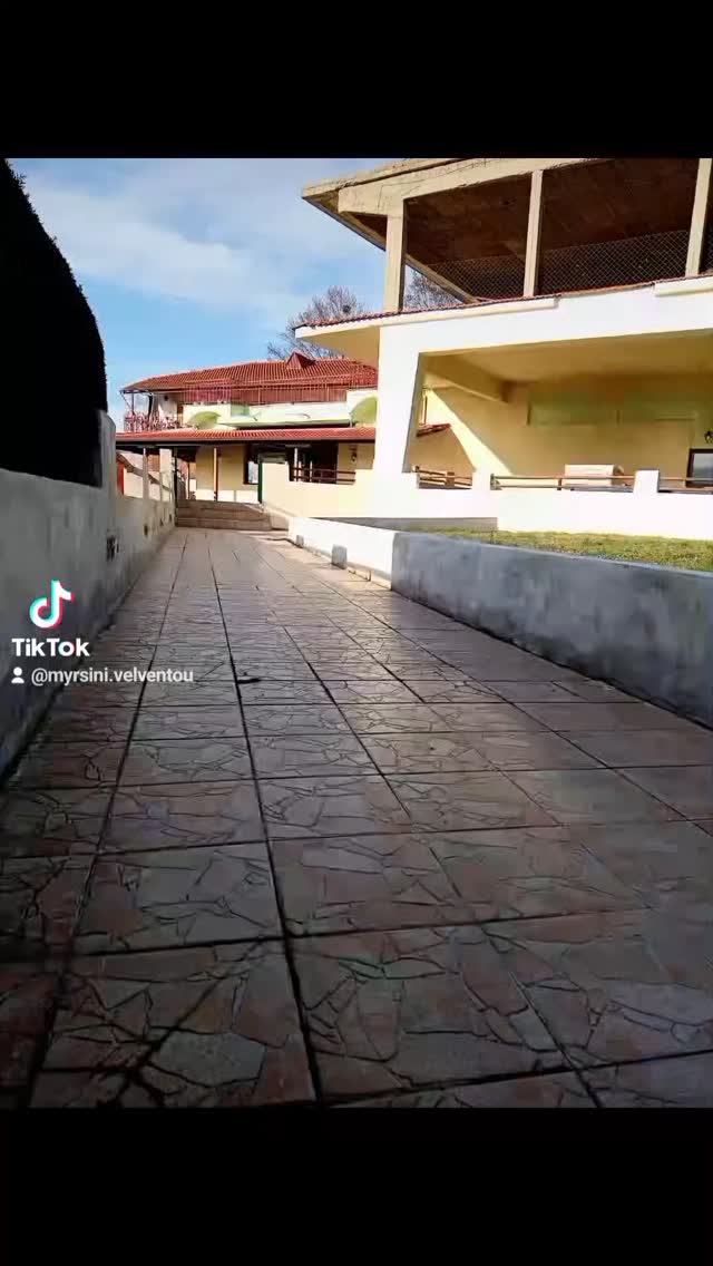 ✨ Σας περιμένουμε στο όμορφο Βελβεντό Κοζάνης! ✨
Η Οικοτεχνία «Μυρσίνη» ανοίγει τις πόρτες της και σας προσκαλεί σε ένα ταξίδι γεμάτο γεύσεις, αρώματα και παράδοση.
🍓 Μαρμελάδες
🍒 Γλυκά του κουταλιού
🍅 Χειροποίητες σάλτσες
Όλα φτιαγμένα με αγνά υλικά και πολλή αγάπη ❤️
👩🍳 Δείτε από κοντά τη διαδικασία παραγωγής
🍯 Δοκιμάστε παραδοσιακές αλλά και σύγχρονες γεύσεις
🌿 Πάρτε μαζί σας ένα αυθεντικό κομμάτι του τόπου μας
📍 Βελβεντό Κοζάνης
📩 Επισκέψεις κατόπιν συνεννόησης
📲 698 910 3630
🌐 www.myrsinivelvento.gr
https://maps.app.goo.gl/3nYQcQQdvG2fRL446
#Μυρσίνη#Βελβεντό
#Παραδοσιακά_σύγχρονα_προϊόντα
#Βελβεντό_πού_αλλού