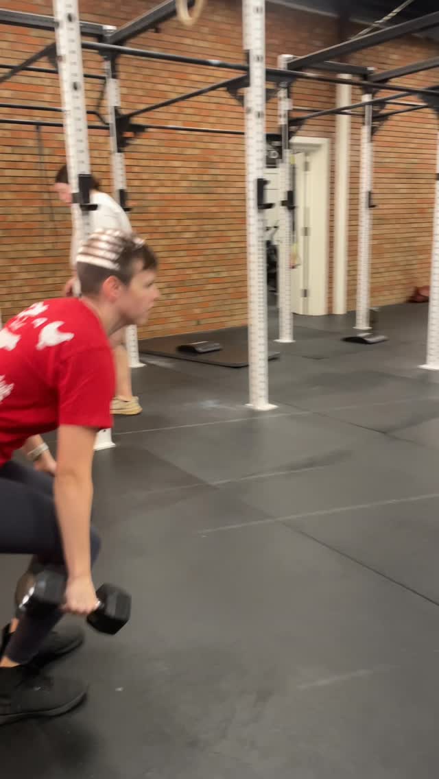 Those 3-minute rounds felt real long by set 4 đ Hard start. Honest work.
50ft OH lunge buy-in + 3-minute grind x4 â proud of this crew.
#CrossFitNarroway #NacogdochesTX #WODVibes #StrongCommunity