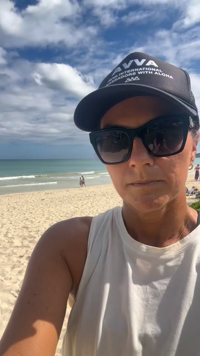 Beautiful day at Kailua Beach 🌊☀️
Glassy conditions on the windward side today — but that’s not my favorite part about this beach.
Watch the reel and comment below if you know the answer 👀👇🏽
#kailua #kailuabeach #watersafetyhawaii #hawaiibeaches #oahubeaches