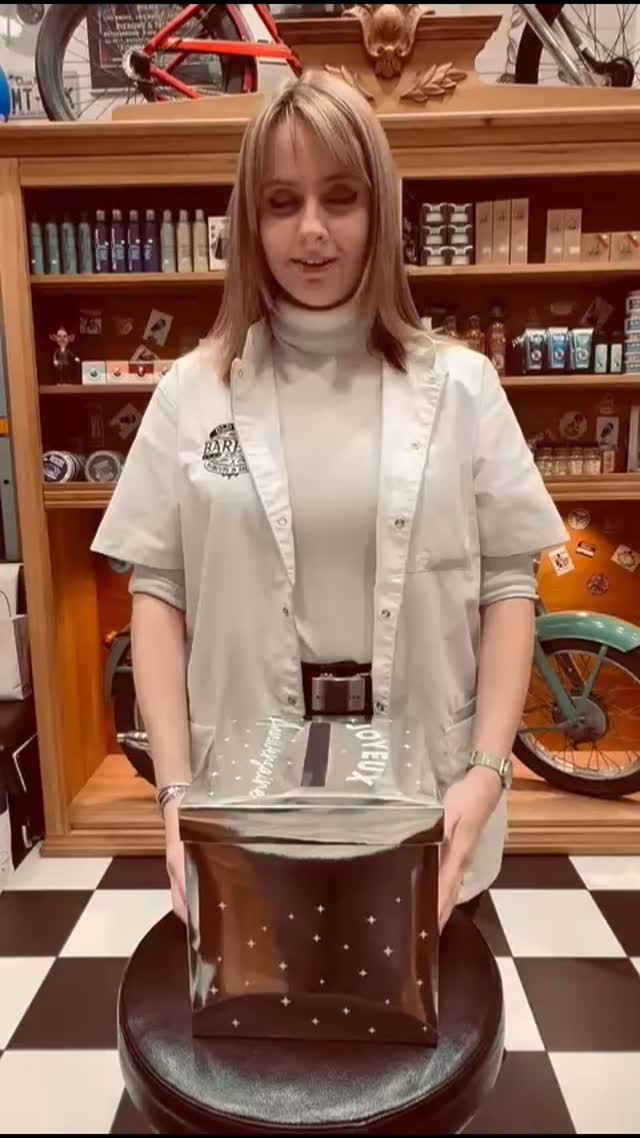 Nos gagnants de notre grande tombola 10ième anniversaire Old School Barbers @massenshopping
félicitations et au plaisir
#barbershop #gentleman #barber #atmosphere #lifestyle