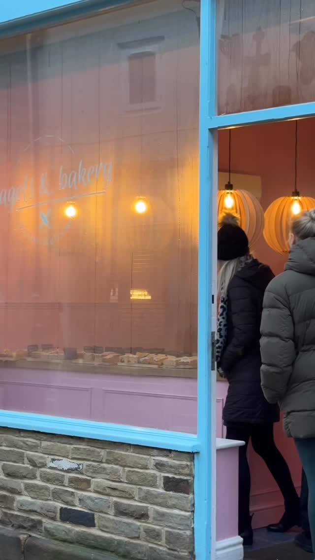 An absolute hidden gem! 👀 Located in Otley, Yorkshire, coeliac Kay from O'Deli Cafe has just opened up a BRAND NEW gluten free bakery just around the corner from their busy corner café!
Having Coeliac Disease herself, Kay knows how hard it can be to find places to eat out with good quality gluten free food.
With years of experience perfecting her own gluten free recipes, Kay opened O’Deli Café to share her recipes with others and after a super busy year in 2025 - decided to open up a brand new bakery and it is YUM!
In Bakery & Bagels - the team are serving up delicious cakes, loaded bagels, quiches, pies, cheesecakes and more home made coeliac friendly goodies!
Much like their café, they're hoping to draw people from all over Leeds, Bradford and beyond to enjoy some of the tastiest gluten free food & drink around. 🫶
📍Bagels & Bakery by O'Deli 9 Market St, Otley, West Yorkshire
Friday & Saturdays 9am - 3pm (for now!)
📍O'Deli Cafe 4 New Market, Otley
Monday - Saturday 9:30 - 4:30
Closed Sundays
#visityorkshire #glutenfreefood #coeliacfriendly #coeliacuk