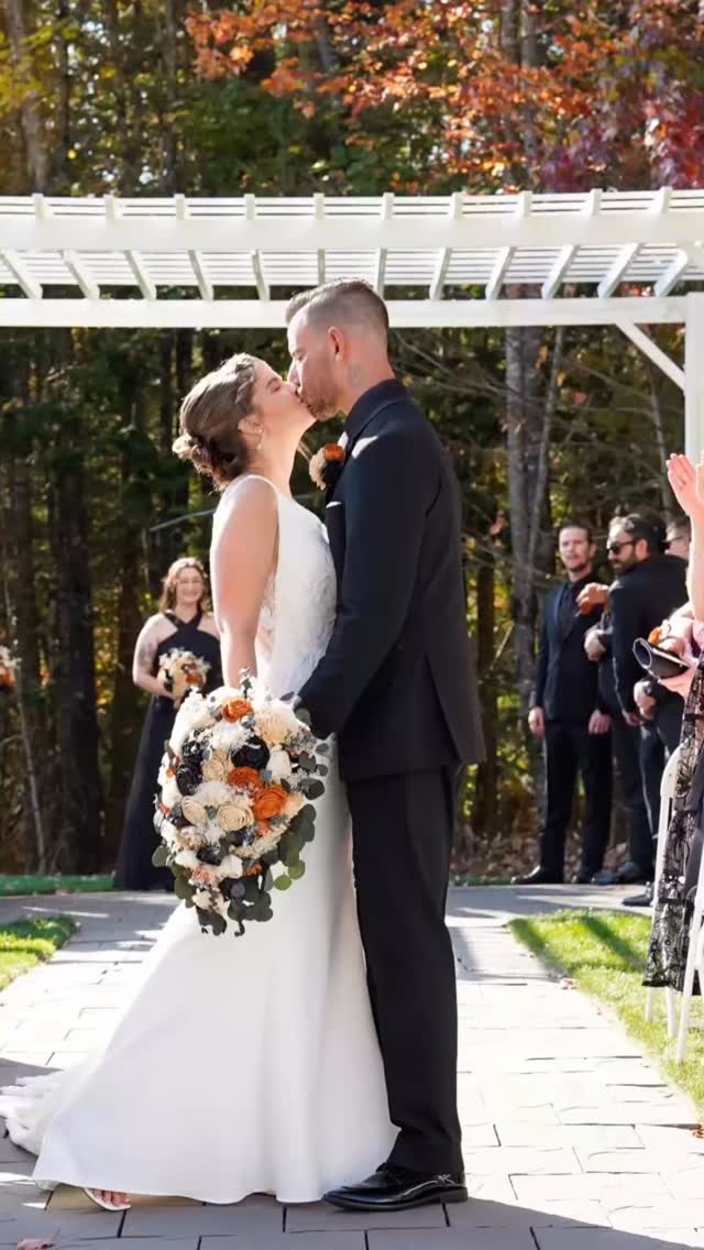 Reach out today to get the magic started. ✨
#weddings #maine #destinationwedding #weddingdecor #weddingvenue