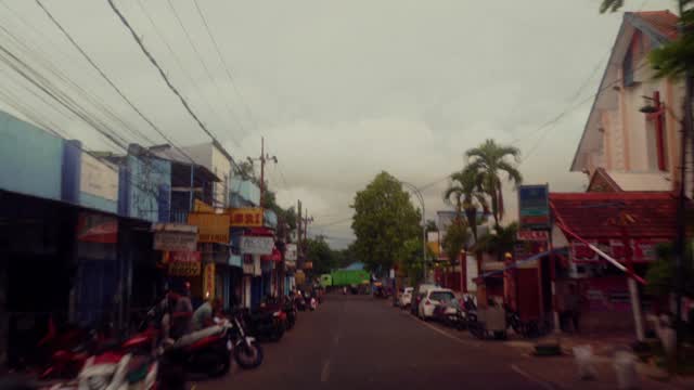 Despite getting little sleep everyday, we kept running, dancing, and shouting because Indonesia made us feel so alive 🥹❤️🔥 will forever be chasing this feeling.
Shot on @sonyalpha @sonycine Fx3
.
#indonesiatravel #filmmaker #eastjava #sonyfx3 #cinematic