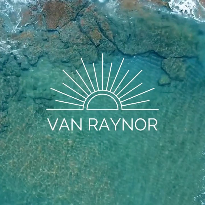 Welcome to my social resume! Have a look around and swipe right to learn more about me.