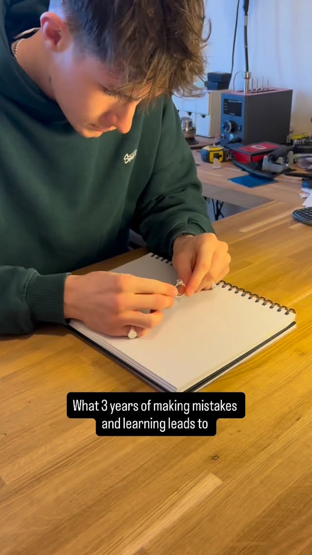 There is some really exciting pieces coming soon so stay tuned! If you’re looking for a custom piece of jewellery get in touch !
.
.
.
#customjewellery #bespoke #londonjeweller