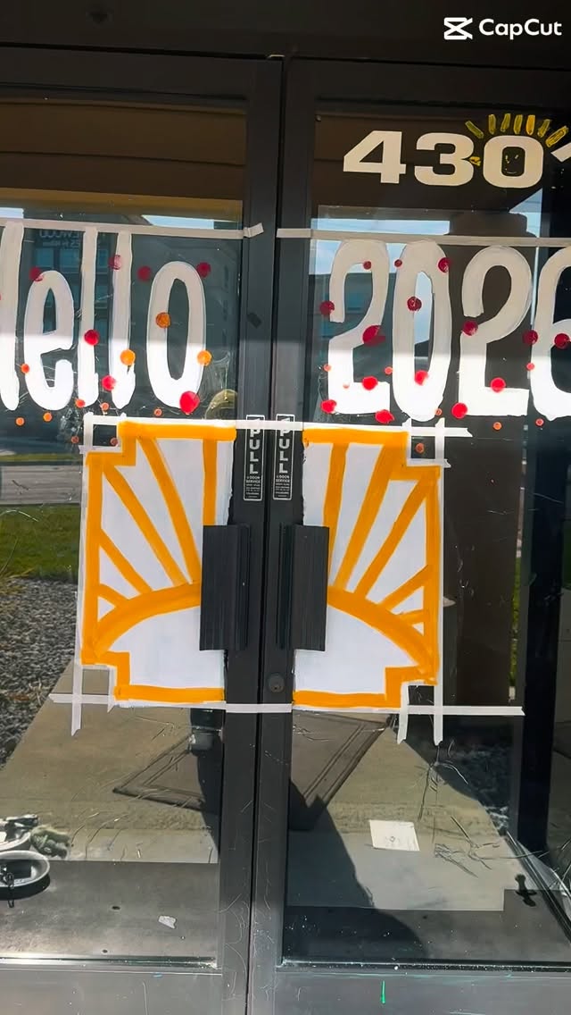 Our studio glass window just got a makeover,it turned into art. Look how cool it is!😍😍😍
#canartstudio #signpainting #windowart #fpy #fremontca