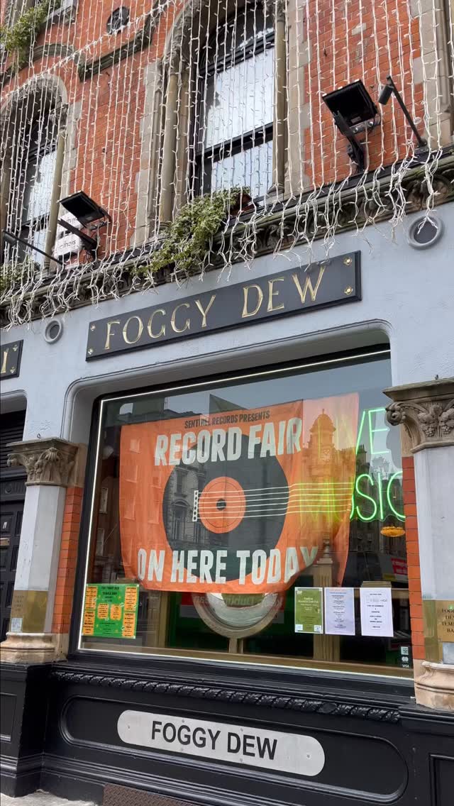 Tradfest Record & Craft Fair 💚
⏳Now! Until 4pm
📍Foggy Dew, Temple Bar
#TradFest #WinterinDublin #TempleBar #Dublin