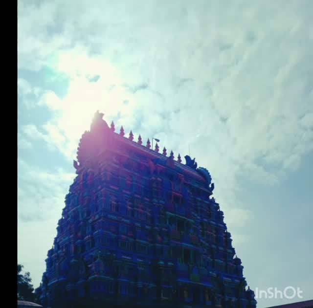 Performing in front of Lord Nataraja is the greatest feeling for every Bharatanatyam artist. Felt beyond blessed to get the opportunity to perform at Uthirakosamangai Temple, Ramanathapuram — the first Shiva temple built 3000 years ago in Tamilnadu. Offering Nritya Seva to the Lord is a divine experience beyond words. 🙏✨
"Dance is the hidden language of the soul, and when it’s offered to Lord Nataraja, it becomes a prayer.”
#SangiTharanga Dance and Music School Surat