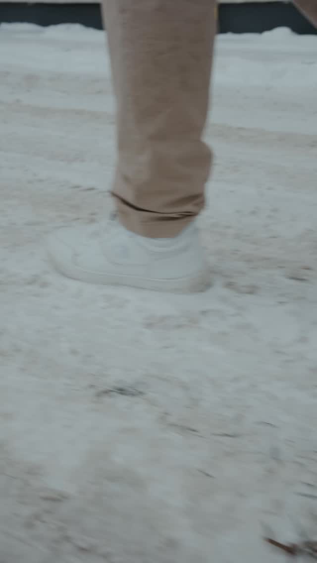 Andrejs ir Ukrainas aizstāvis.
2023. gadā viņš tika ievainots kaujā pie Bahmutas.
Šobrīd viņš rehabilitējas Latvijā.
Ukrainas aizstāvji sargā arī mūs.
Palīdzi izvest Ukrainas aizstāvjus no nāves.
👉 Ziedo: aizvedmani.lv
🇺🇦