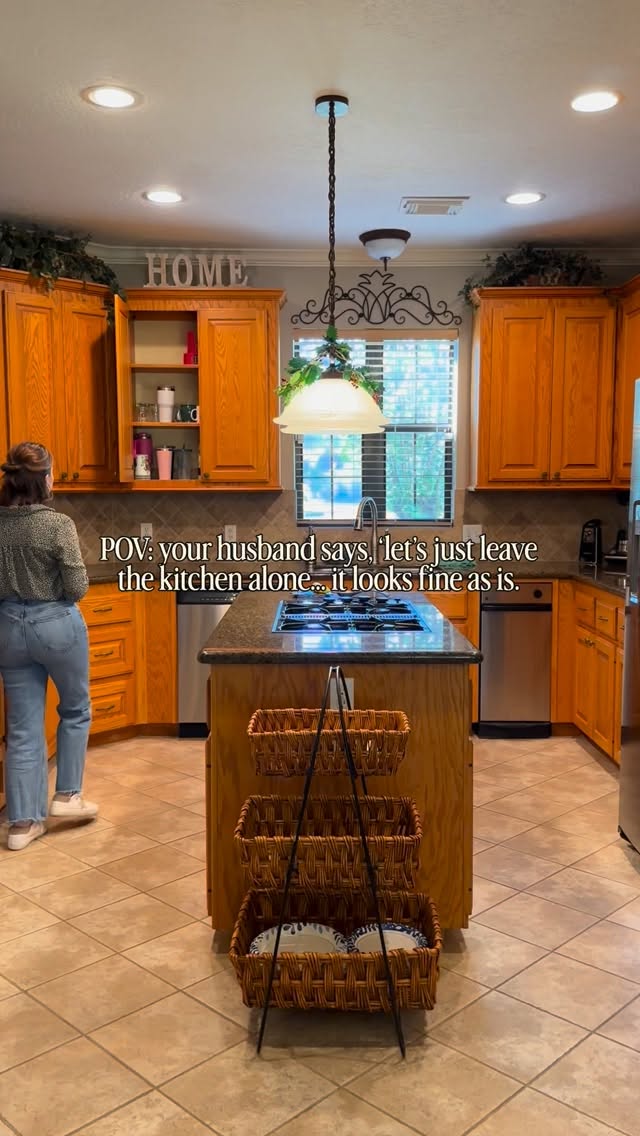 Sometimes you just have to let the after do the talking…am I right ladies!?😅
This dated 90’s kitchen worked before, but it didn’t reflect the warmth and charm our client was craving.
Now it feels romantic, layered, and inviting…the kind of space you ACTUALLY want to linger in.
If cozy, timeless spaces are your thing, you’re in the right place. 🫶
•
•
•
Construction by @andersonfamilybuilders 🙌
