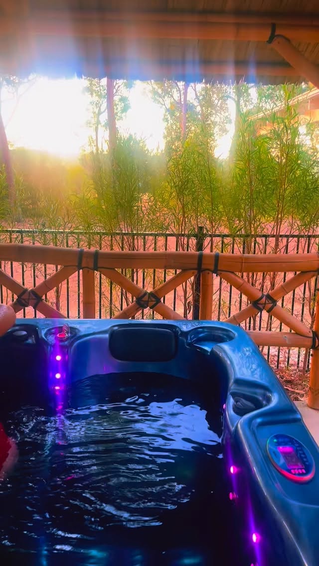 Nature is the greatest place to heal and recharge! 🌻🍀🌼
#wildinourheart #farmstay #southwestwa #weekendgetaway #hottub